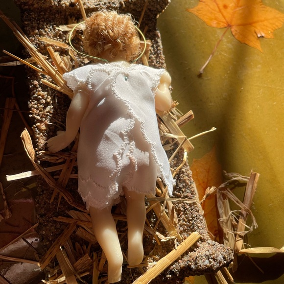 Nativity:wax baby Jesus (classic santon style) in his cradle.Handmade.Impeccable - Picture 7 of 12